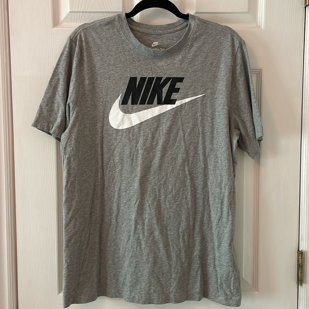 Men’s Nike T Shirt